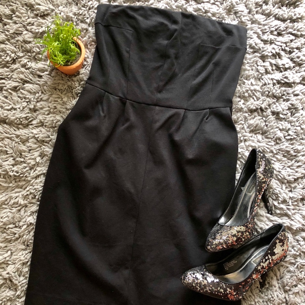 Express stretch strapless dress with pockets